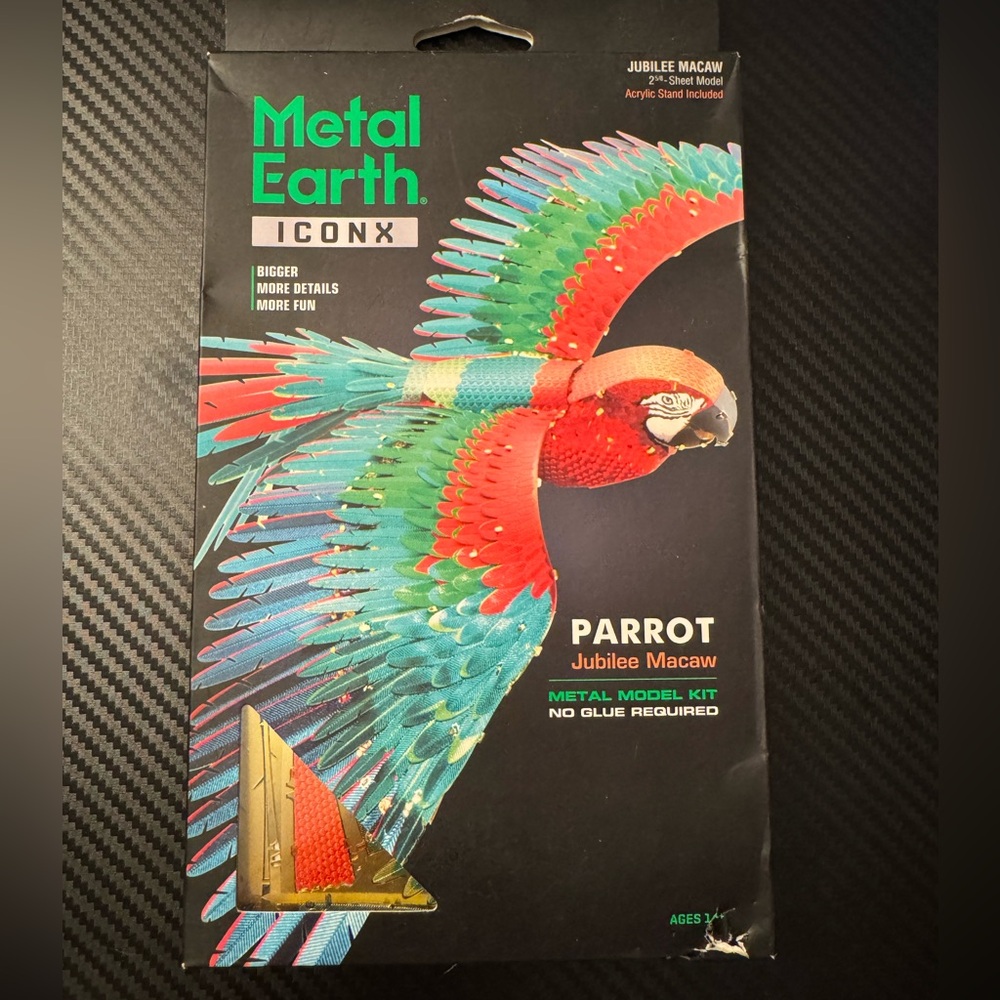 Vibrant Red and Green Parrot Metal Earth